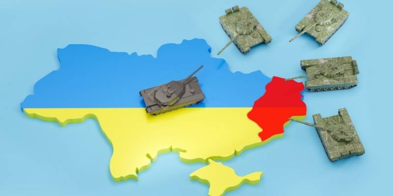 Karte der Ukraine mit russischen Panzern im Donbass